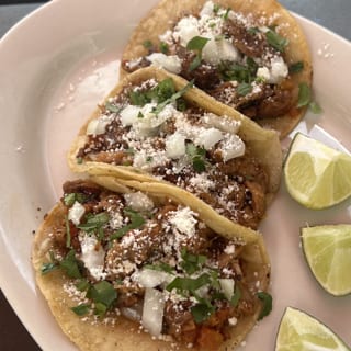 Street Style Pulled Pork Tacos*